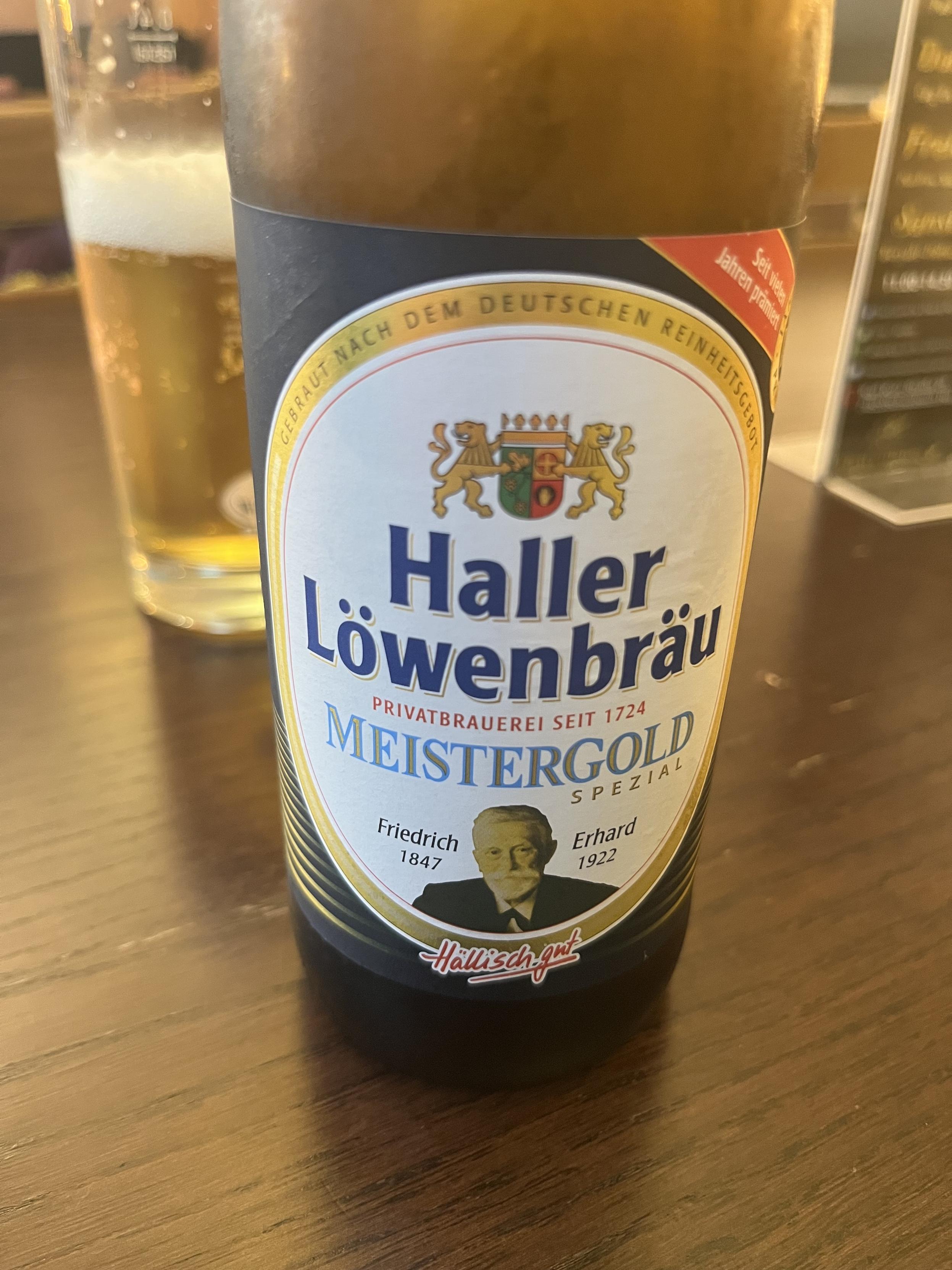 Sét viên
Jahren pramien
10001
Haller
Löwenbräu
PRIVATBRAUEREI SEIT 1724
MEISTERGOLD
SPEZIAL
Friedrich
1847
Erhard
1922
Hausangut