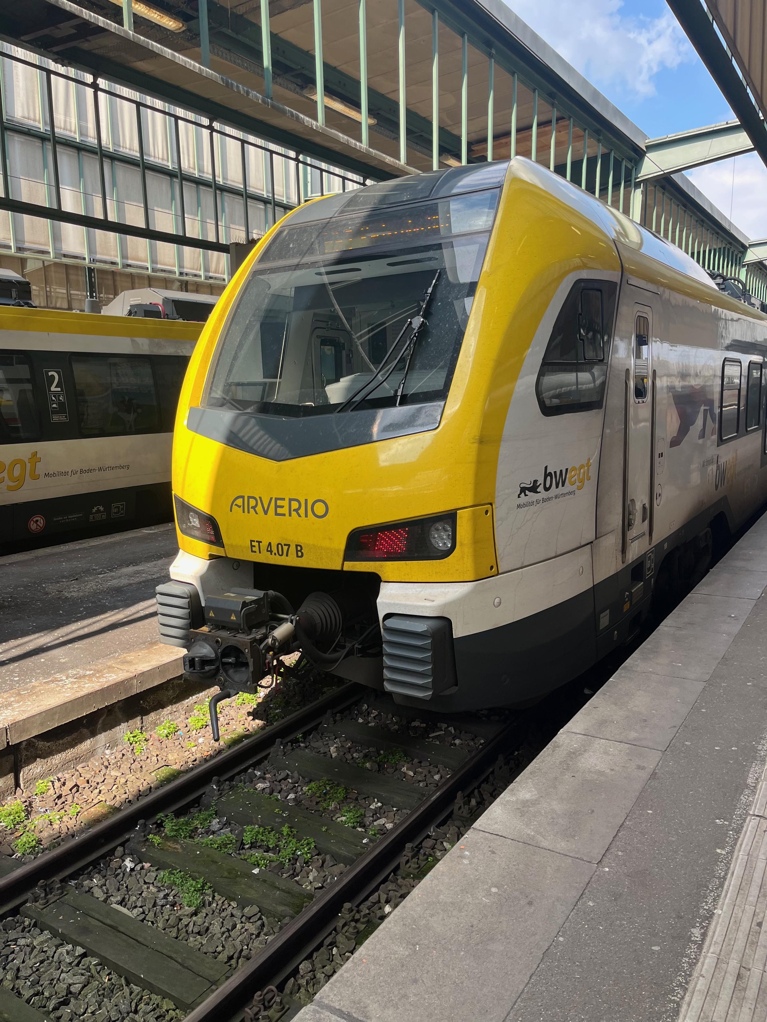 Stadler EMU in BaWü colours at Stuttgart