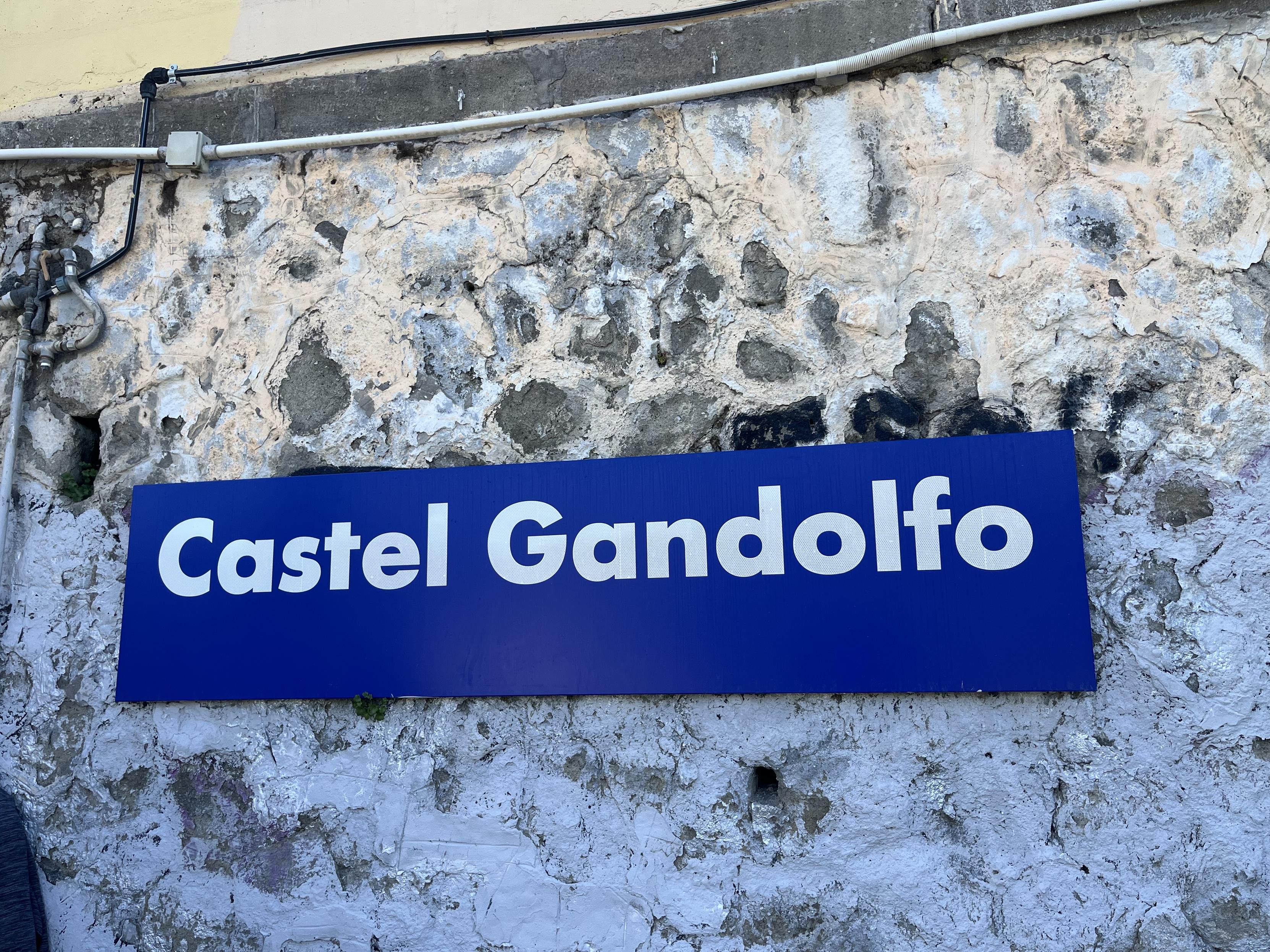 Castel Gandolfo sign